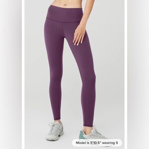 Alo 7/8 High-Waist Airbrush Legging in Purple, size Medium
